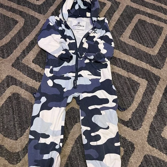 Onepiece blue Camouflage Jump In CAMO Jumpsuit sz 2/3T